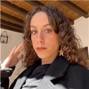 Psicología con experiencia en un colegio ayudando deberes